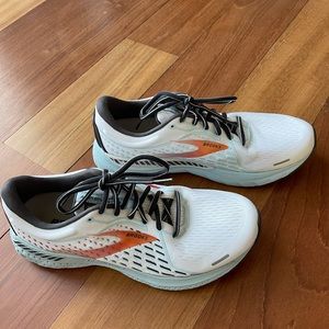 Brooks Adrenaline GTS 21 Size 9.5